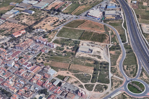 Vista aérea de La Pobla de Vallbona y el acceso a la CV-35, Camp de Túria, Valencia