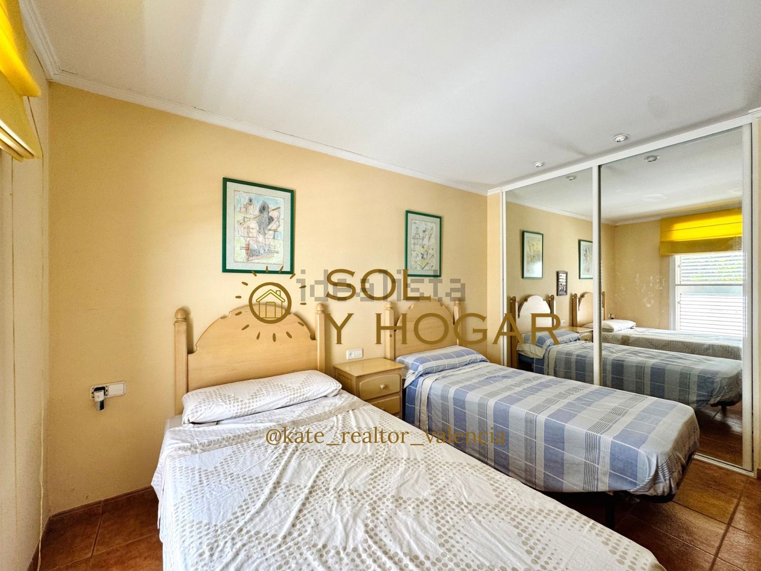 Dormitorio doble con armarios