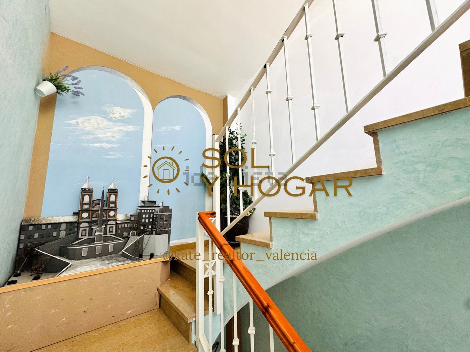Escalera y distribuidor
